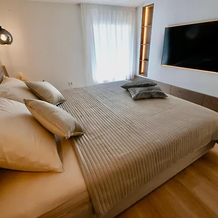 D Luxury 2025 Appartement Split