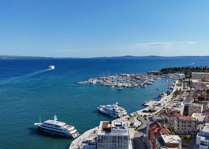 D Luxury 2025 アパート