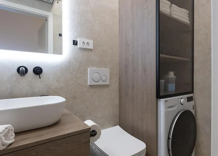 D Luxury 2025 * Split